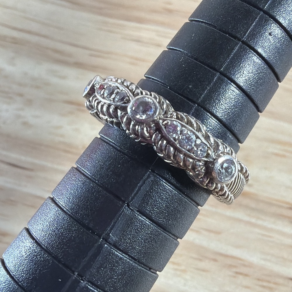 PRETTY VINTAGE JUDITH RIPKA STERLING SILVER RING W/ STUNNING Clear STONES SIZE 7